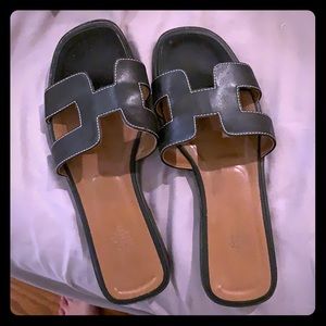Black H sandals